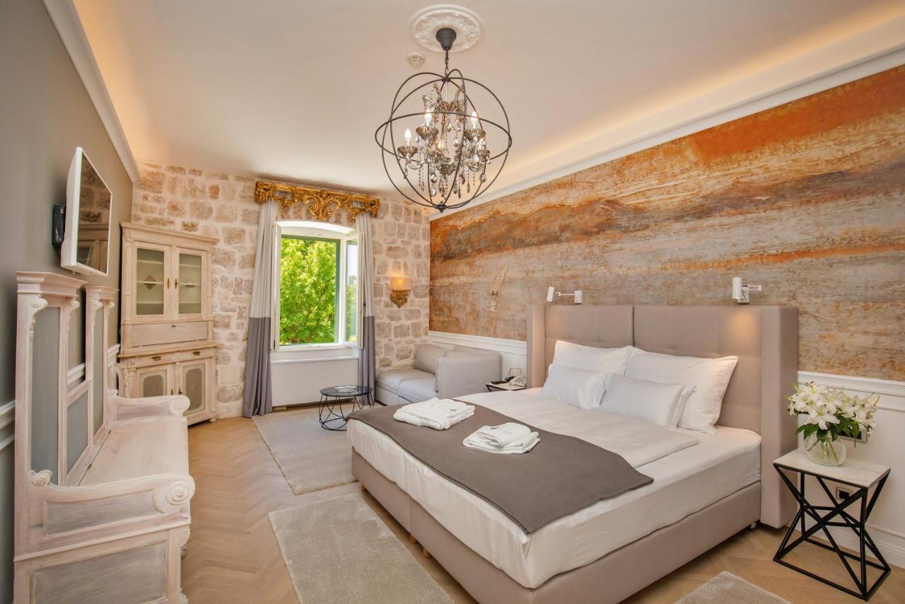 Luxury Suite - First Floor,1501335226:JPEG